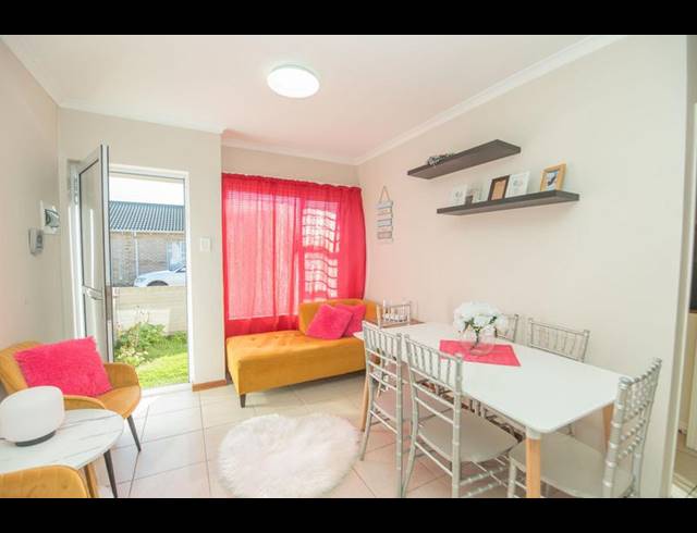 2 BEDROOM TOWNHOUSE FOR SALE IN FAIRVIEW